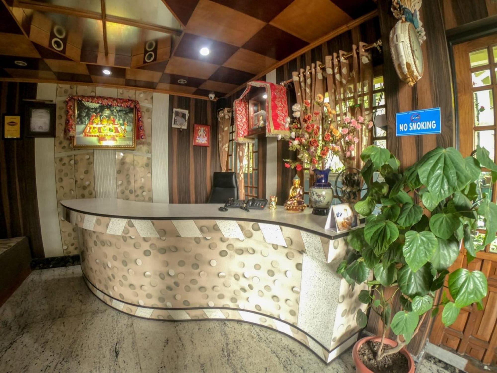 Grg Broadway Mall Road Darjeeling By Royal Collection Hotel Экстерьер фото