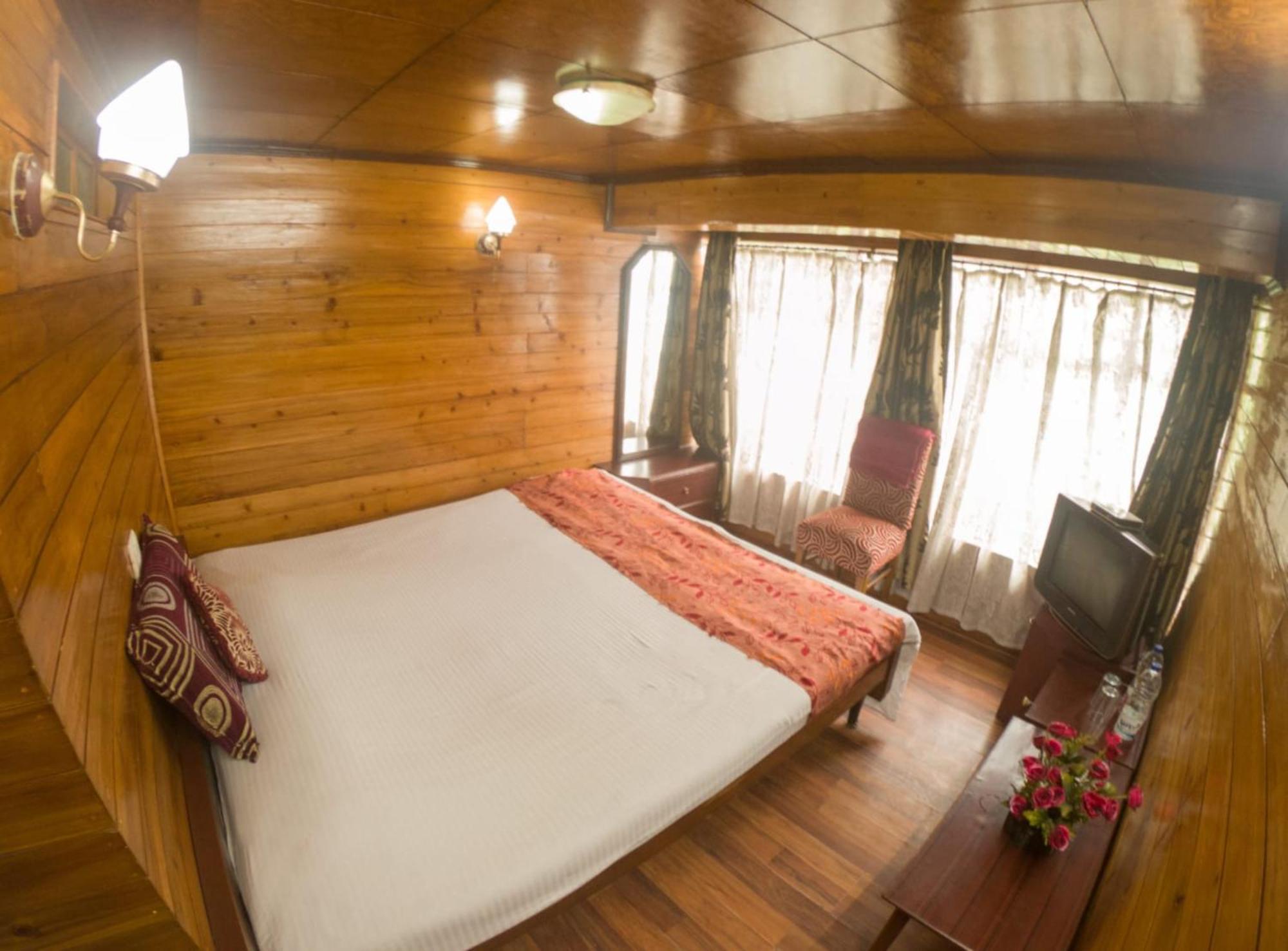 Grg Broadway Mall Road Darjeeling By Royal Collection Hotel Экстерьер фото
