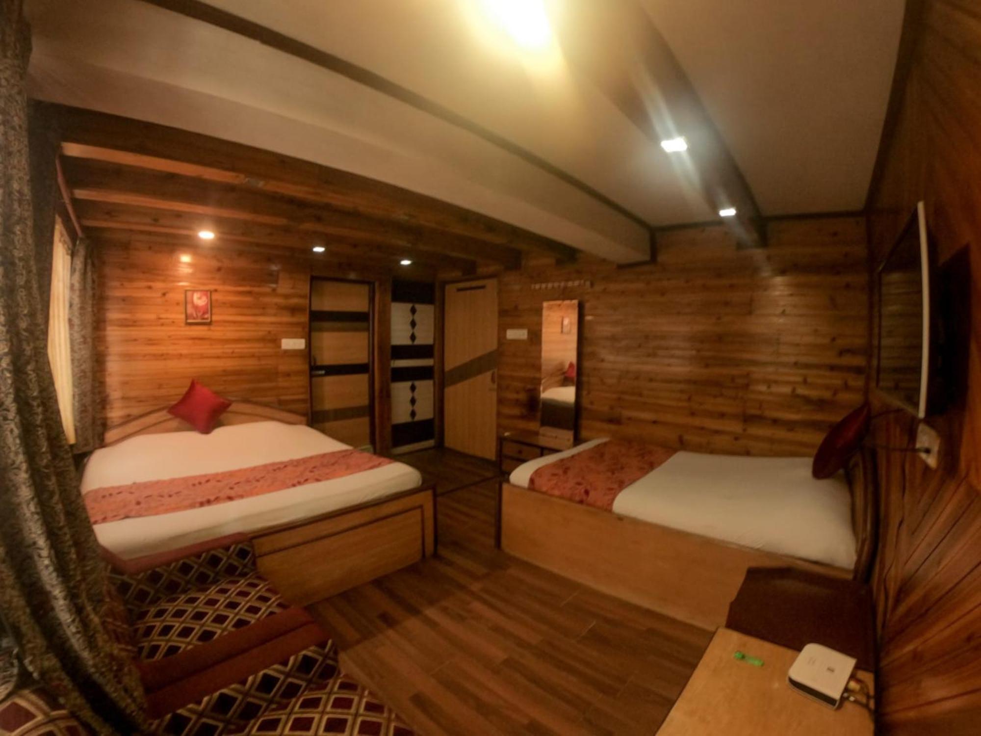 Grg Broadway Mall Road Darjeeling By Royal Collection Hotel Экстерьер фото