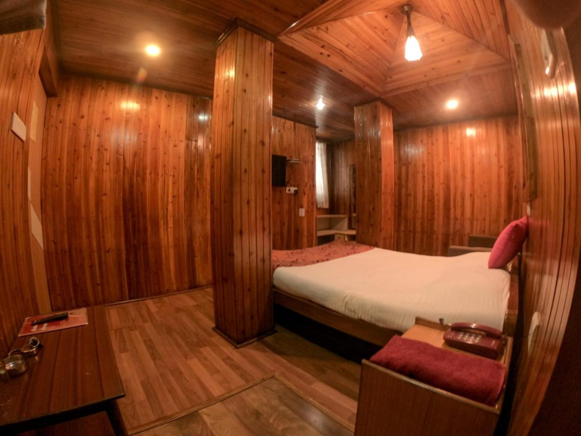 Grg Broadway Mall Road Darjeeling By Royal Collection Hotel Экстерьер фото